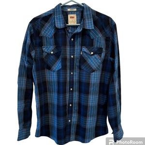Levi’s pearl snap down long sleeve shirt, size medium, good condition, western